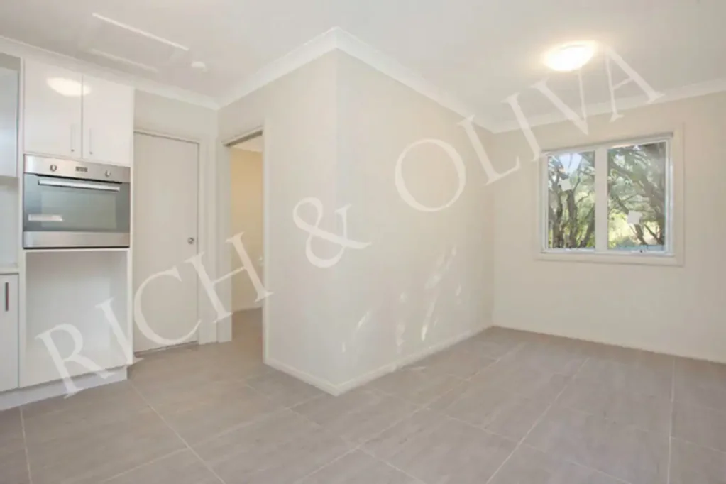 Spacious Granny Flat with Convenient Storage Room!