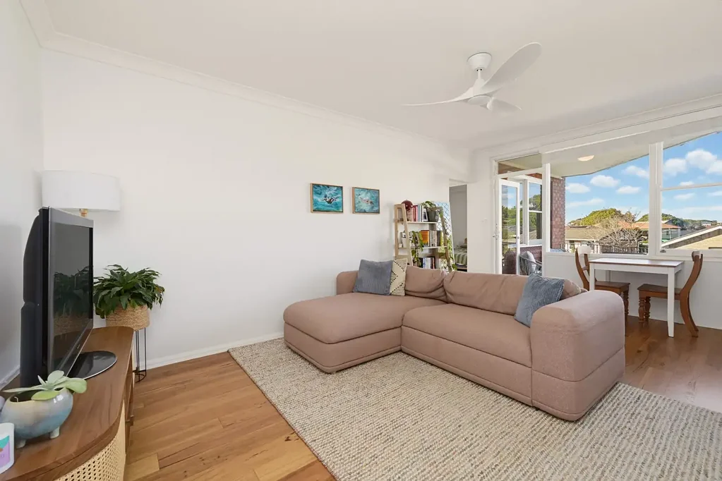 Modern Two Bedroom Apartment In Prime Location