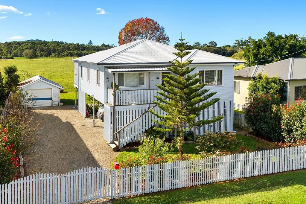 Mullumbimby 3침실 Beautifully Renovated Character Home with North-Facing Farmland Views
