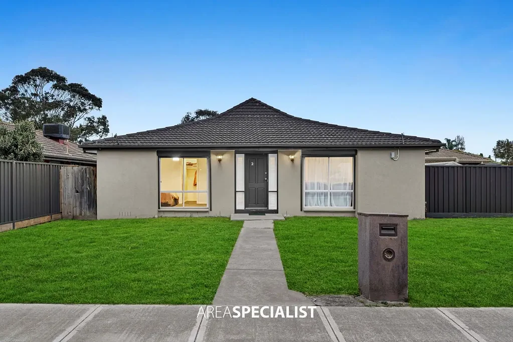Cranbourne 4कमरा Corner Allotment, Central Location & Endless Possibilities