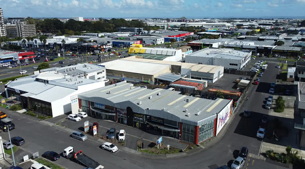 Manukau Spacious Lot in Prime Manukau Location