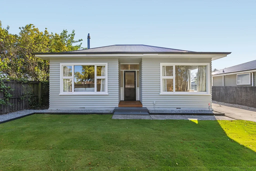 21 Defoe Place, Waltham, Christchurch, Canterbury