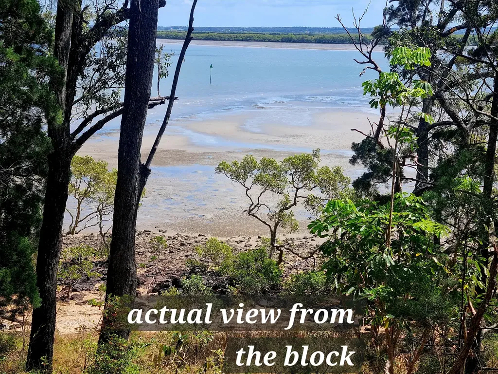 Macleay Island 滨水天堂 2074平米地块 壮丽水景 海风拂面 优越位置 稀有机会 紧邻中心 Over Half an Acre of Waterfront land.... Elevated and Spectacular views!  Do Not Miss This!