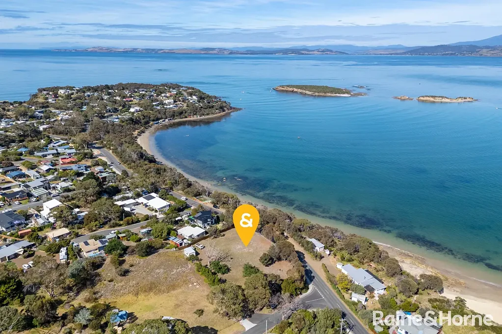 Dodges Ferry  THIS IS COASTAL LIVING AT ITS BEST