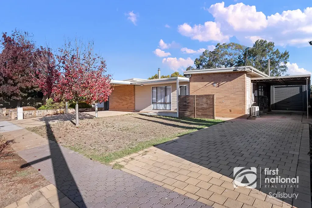 Brahma Lodge 4 Bedroom RENOVATED FAMILY LIVING ON SPACIOUS ALLOTMENT!