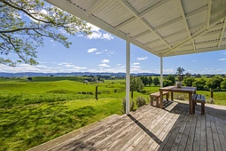 332 Harwoods Road, Tapapa