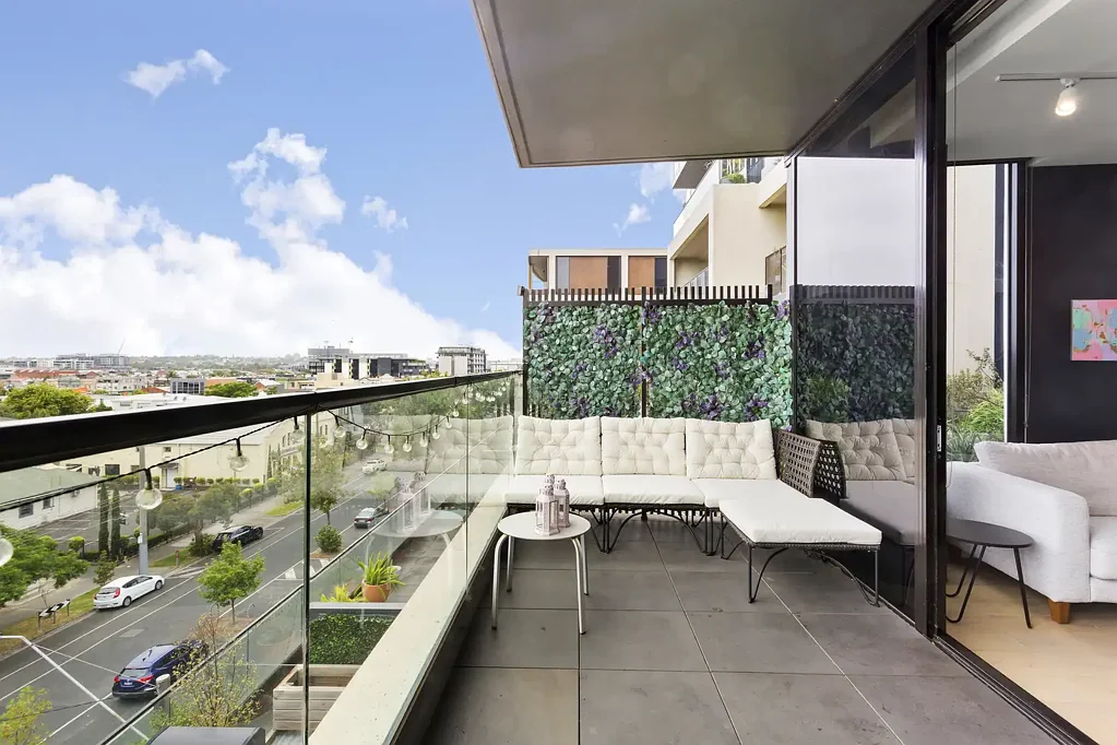 Stylish Inner-City Living in the Iconic 'Ironworks Building'