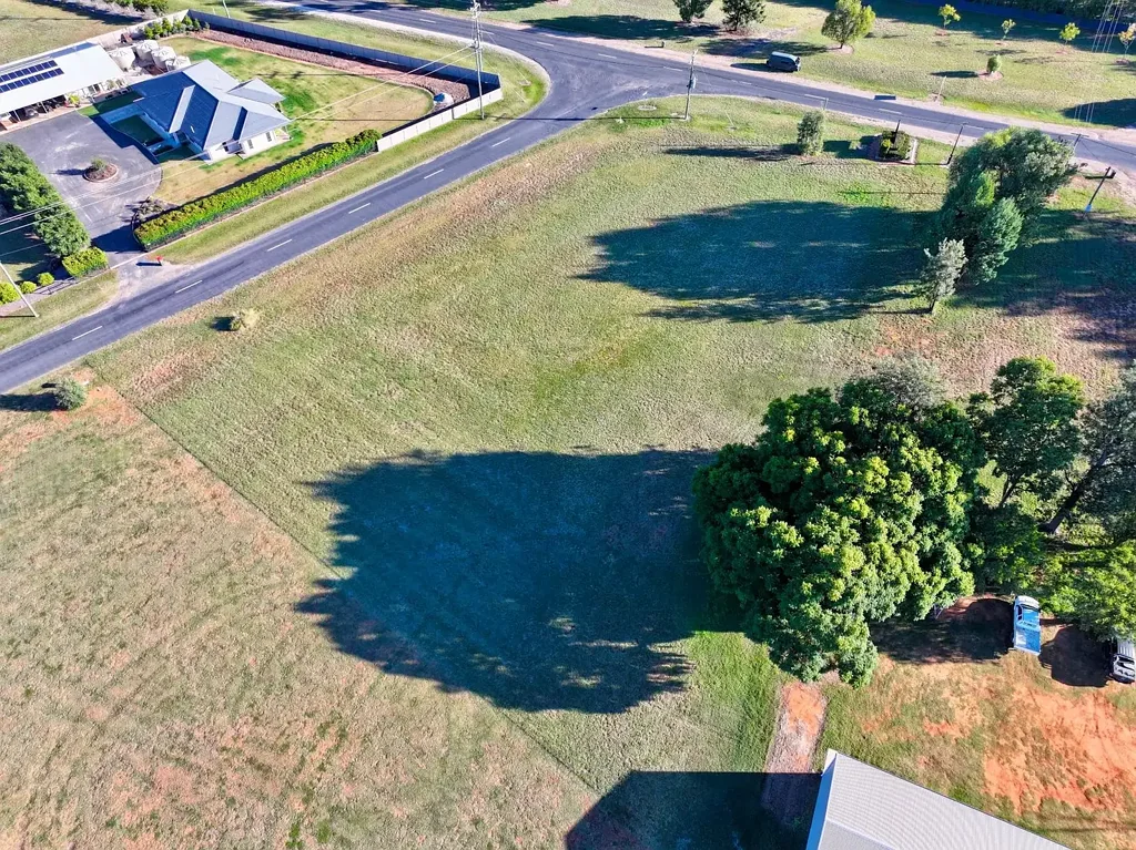 Chinchilla Rare Acreage Opportunity on the Edge of Town