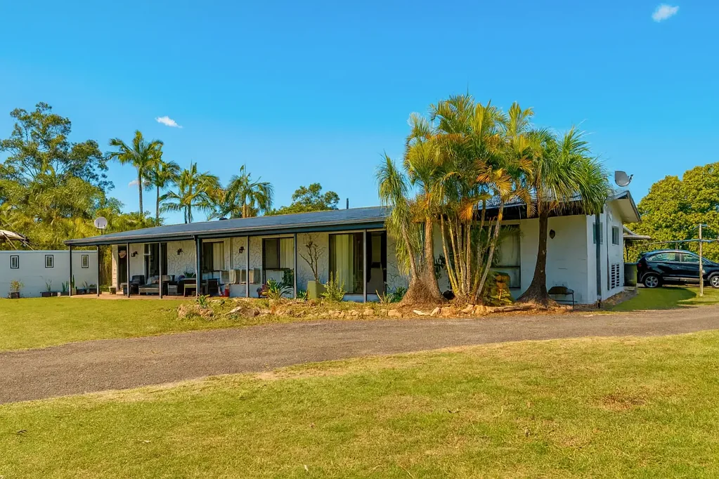 Chambers Flat 3 Bedroom Acreage Living Meets Modern Comfort – Renovated Family Retreat on 3 Acres