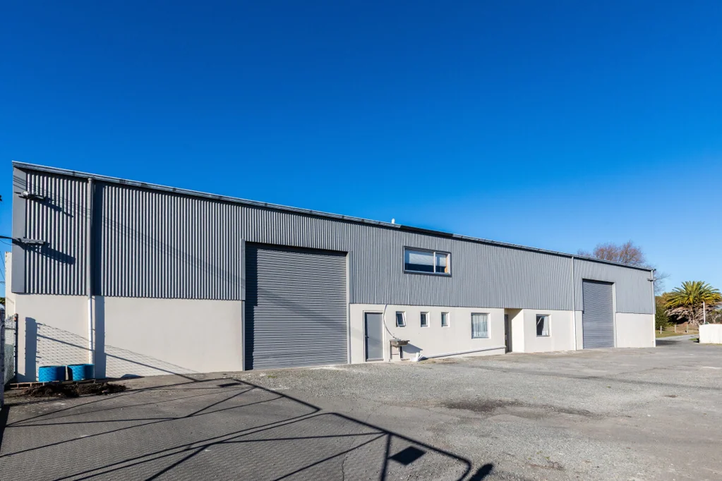 New Brighton  Big value Freehold Warehouse & Yard