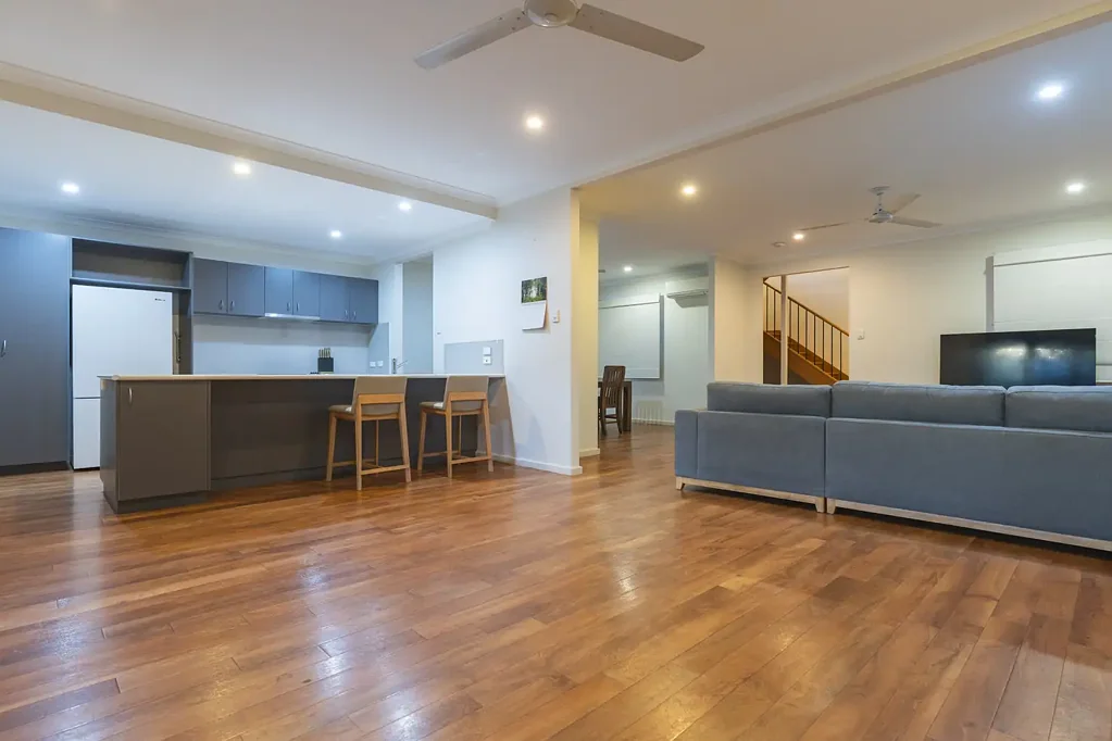 Kununurra 3房  BUILT 2011, READY TO OCCUPY, MODERN RESIDENCE WITH SECURE PARKING.
