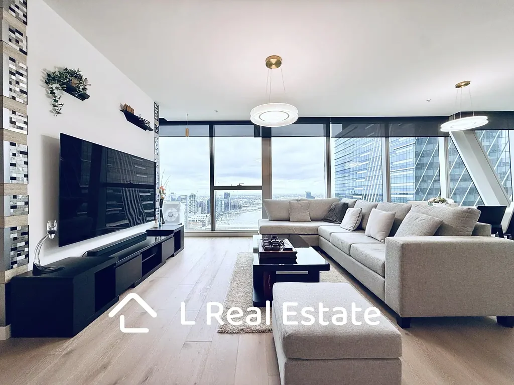 West Side Place Fully Furnished 3B2B1Carpark Apartment with Stunning Yarra River & City Views