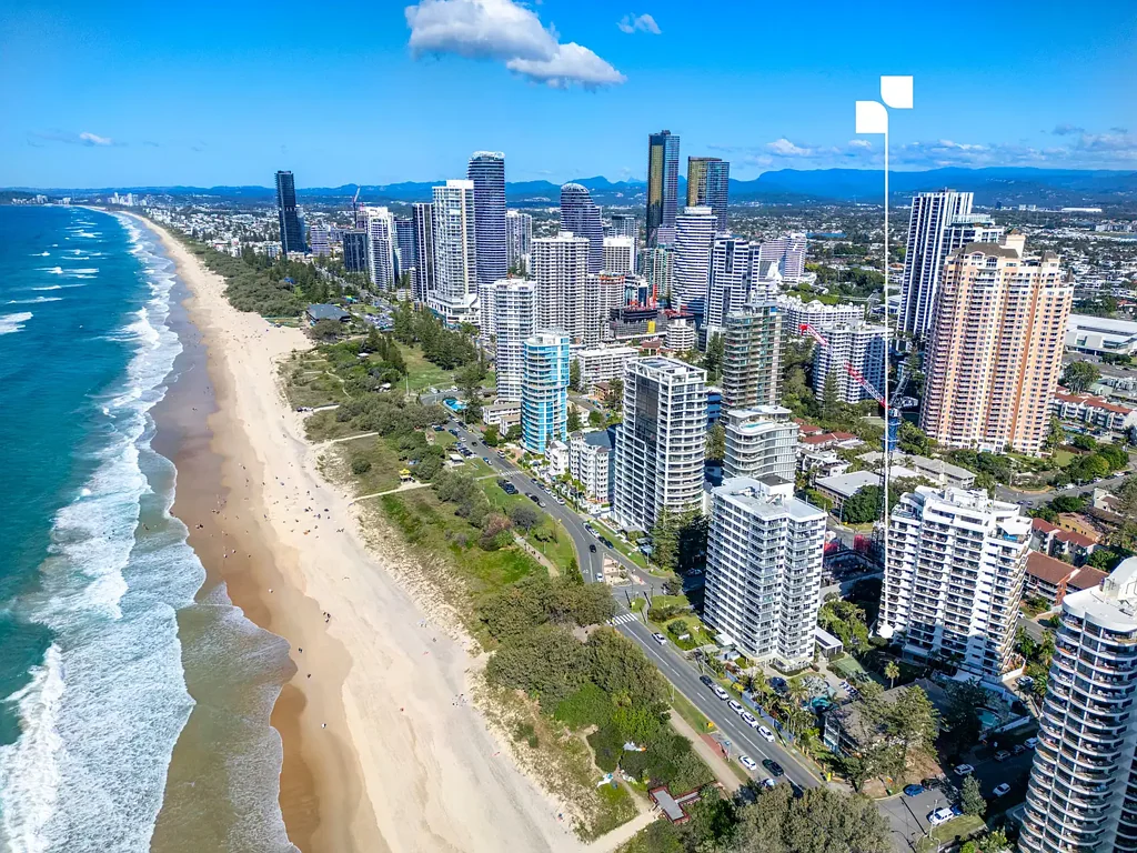 Broadbeach 2ਬੈੱਡਰੂਮ Embrace the Best of Beachside Living