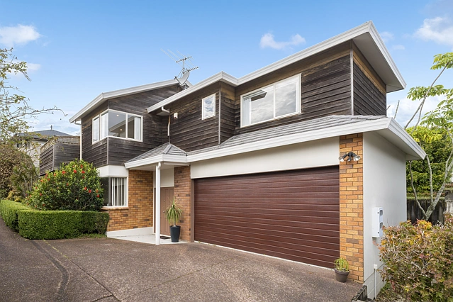 1/210A East Coast Road, Forrest Hill, Forrest Hill, North Shore City