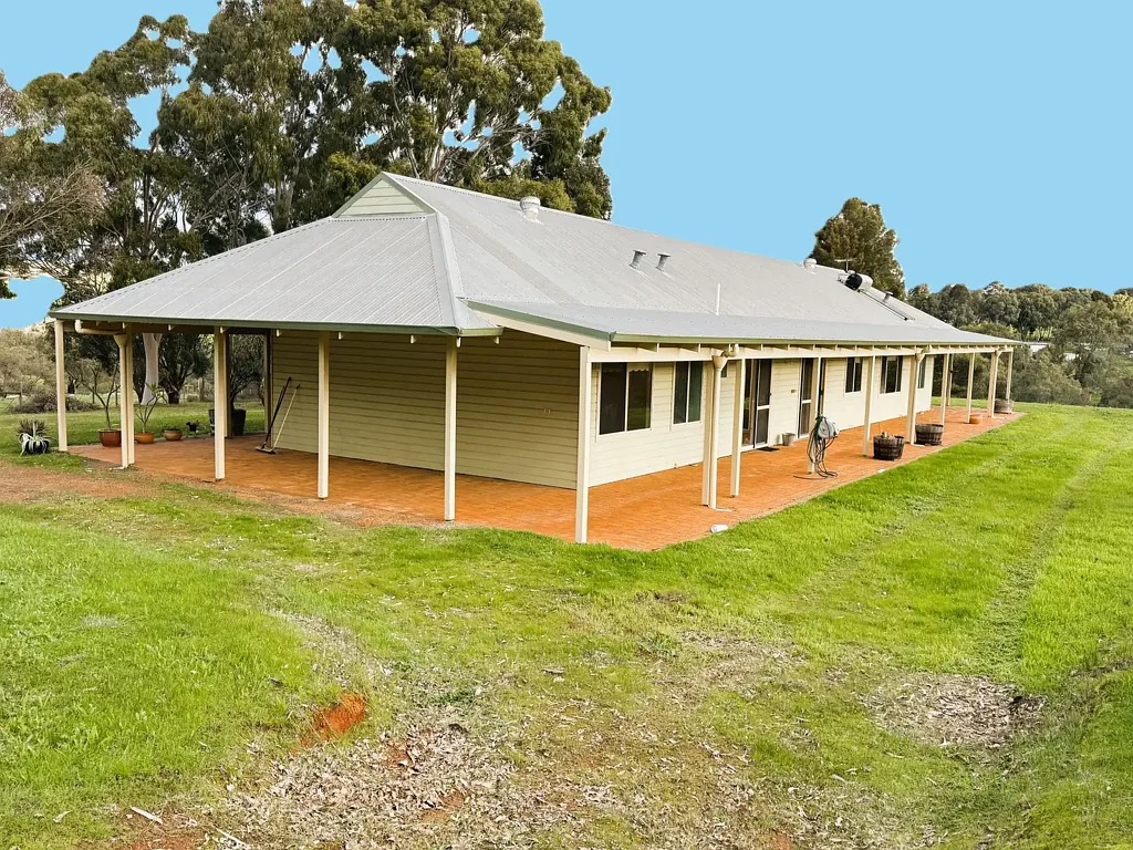469 Smith Road, Bullsbrook, WA 6084