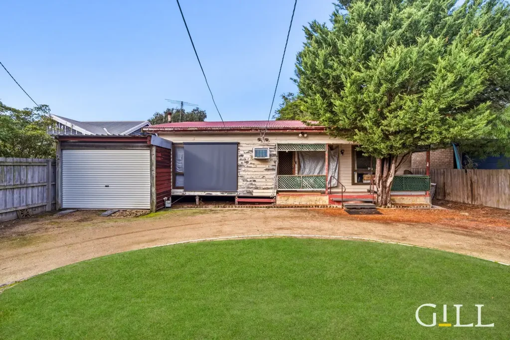 Seaford 3침실 Golden Mile Opportunity on 818sqm – Renovate, Rebuild or Develop (STCA)