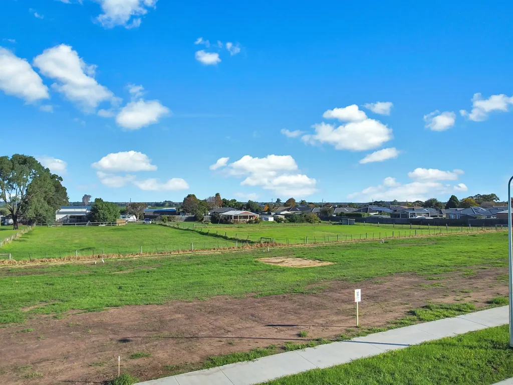 East Bairnsdale RURAL FEEL