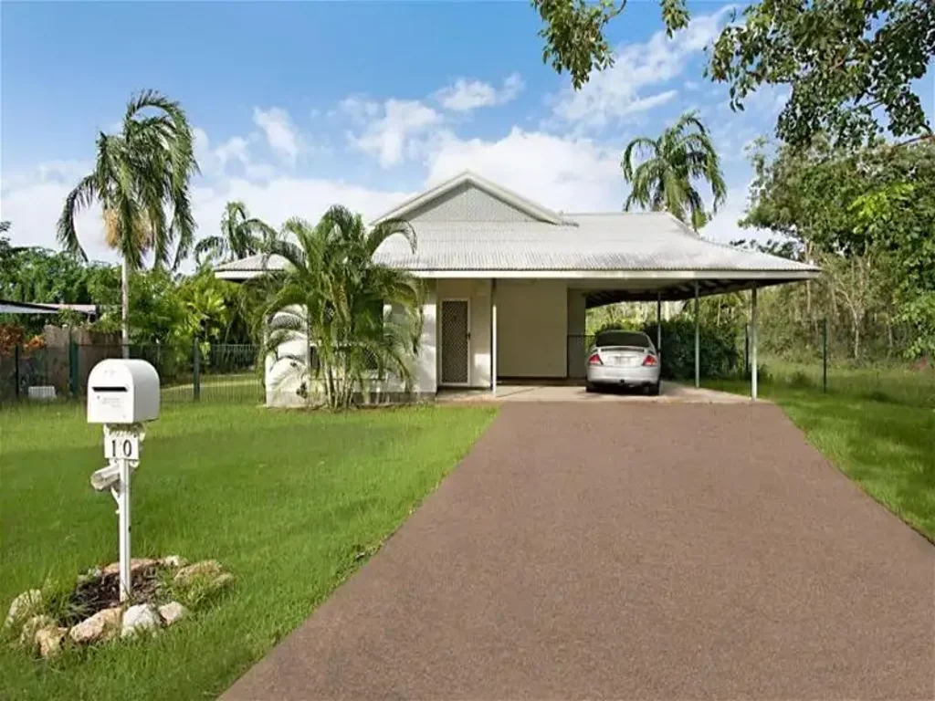 10 Monash, Durack, NT 830