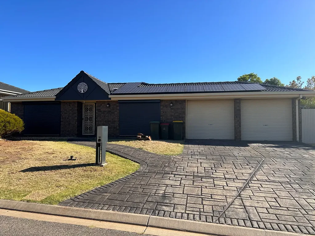 Captivating Brick Home with 3 Bedrooms and Solar Panels!