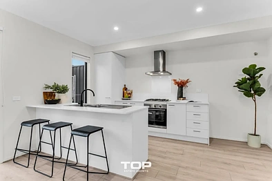 4 Bondi Walk, Berwick, VIC 3806, 4 slaapkamers, 3 badkamers, House