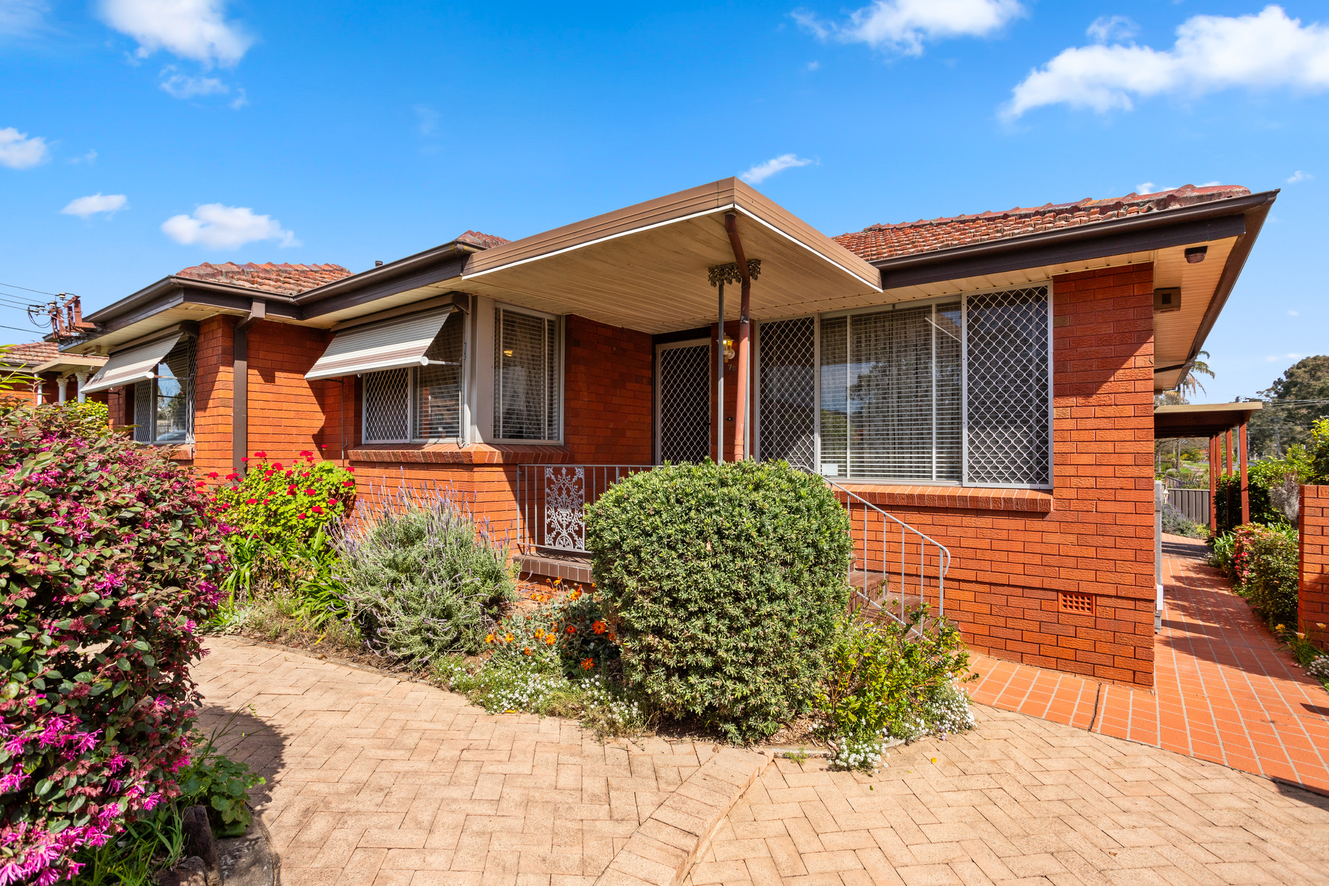 70 GRANTHAM RD, SEVEN HILLS NSW 2147, 0 Kuwarto, 0 Banyo, House