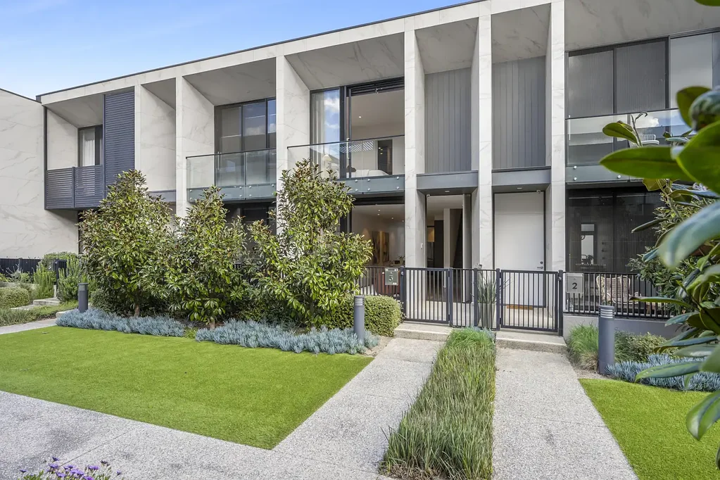 Rippleside 3 Bedroom Elevated Living, Bay Views