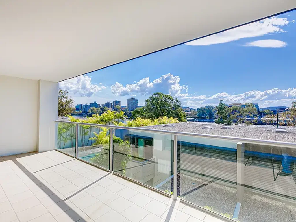 Fully Furnished & Equipped Two Bedroom Unit with River Views, Parking & Pool-RENT WILL INCREASE TO $850 PER WEEK MID SEPTEMBER 2026