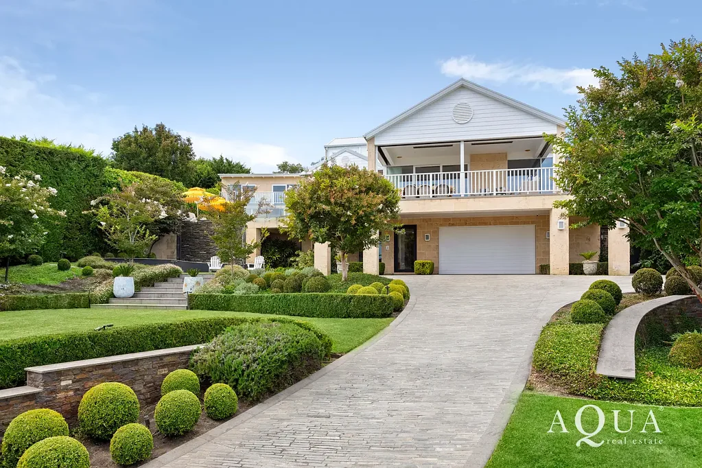 Mount Eliza 5 Bedroom ~ Exclusive Beachside Mansion with Luxe Guest House ~