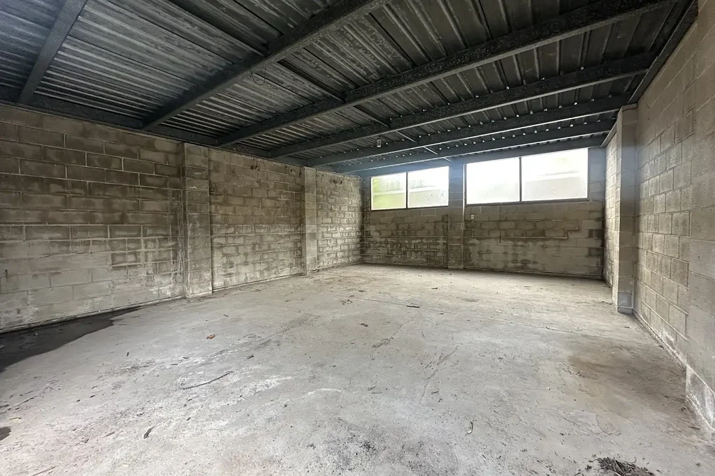 Oversized Double Lock-Up Garage in the Heart of Crows Nest