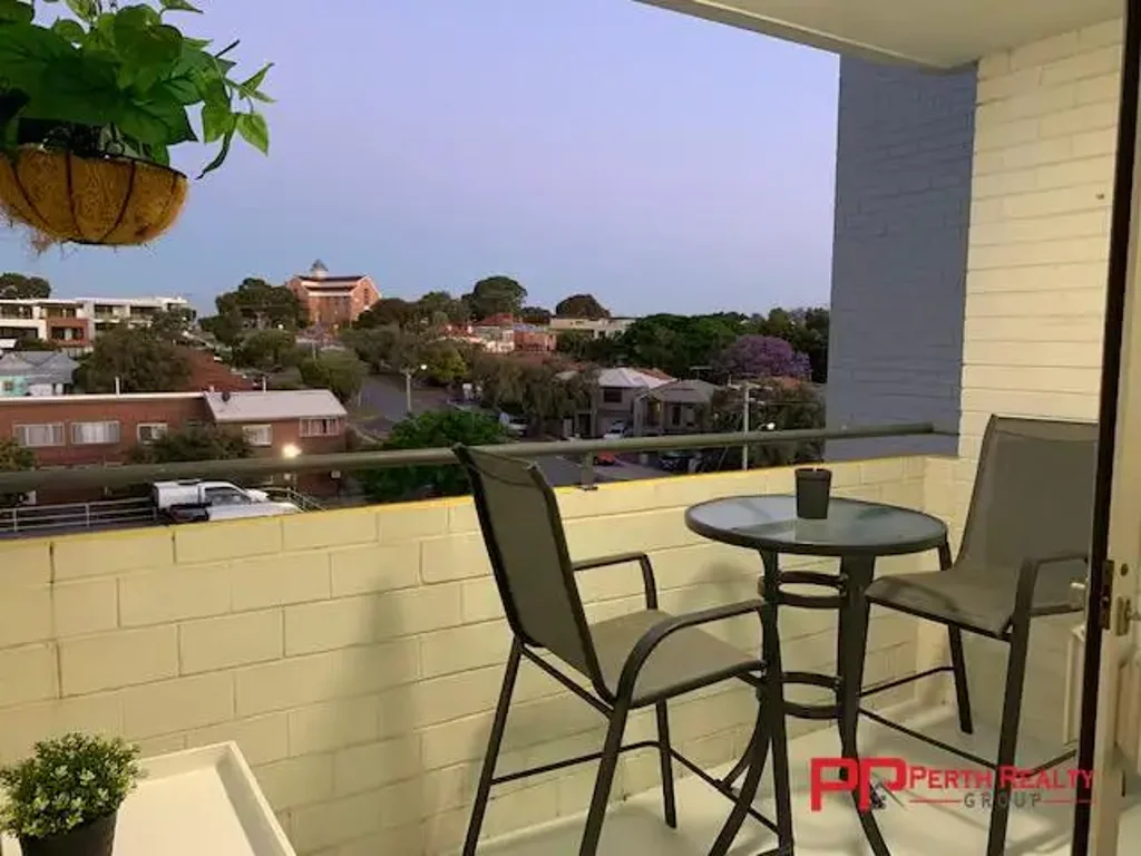 Perfect location & fully furnished and equipped