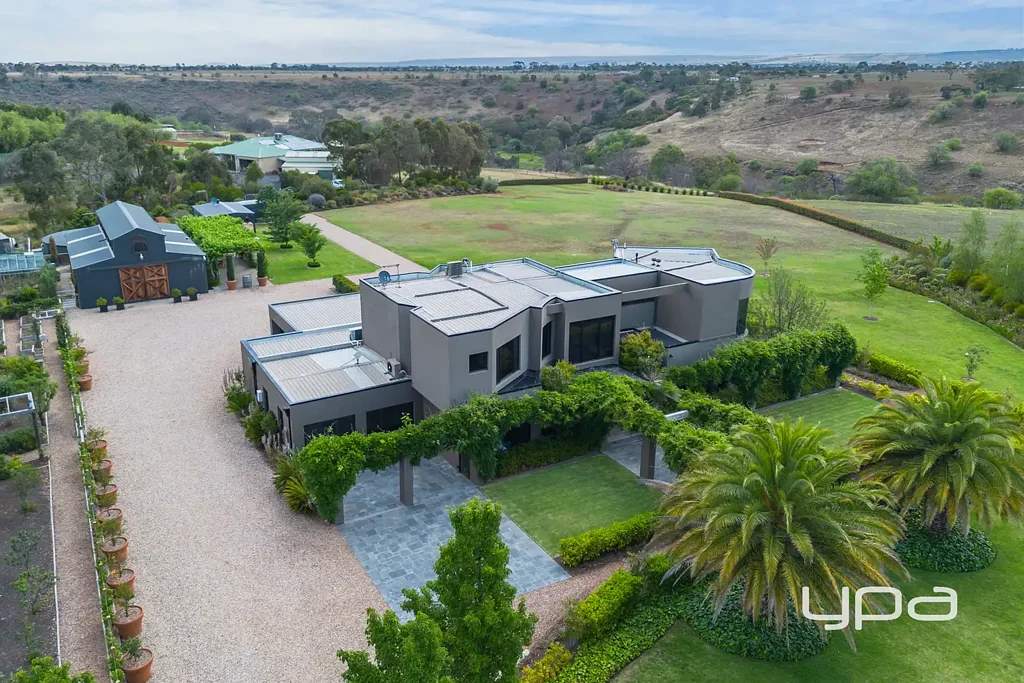 Hopetoun Park 5 Bedroom A MASTERPIECE OF DESIGN, SOPHISTICATION & LUXURY