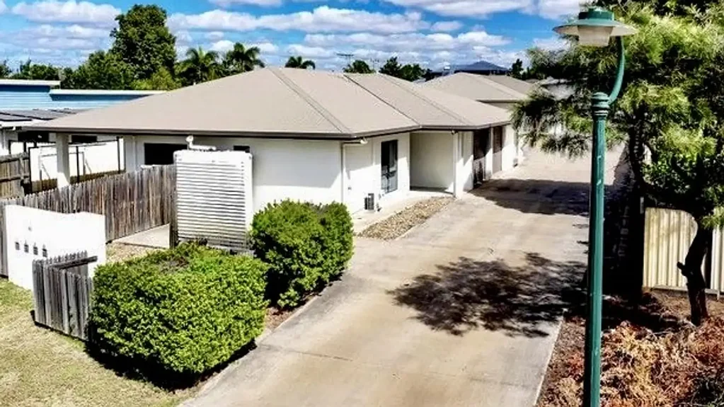 Moranbah 8Zimmer EXCEPTIONAL FOUR-UNIT INVESTMENT – HIGH YEILD, LOW MAINTENANCE & NO BODY CORPORATE FEES!