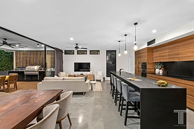 54 Macaulay Street, Coorparoo, QLD 4151, 5房, 2浴, House