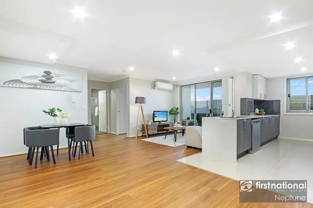 Toongabbie 2Zimmer Resort Style Living at Prime Location - Total 175 sqm
