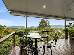2 Gadaloff Close, Gordonvale