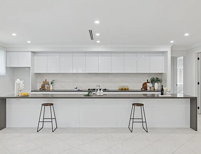 15 Wolaroi Crescent, Revesby, NSW 2212, 6房, 2浴, House