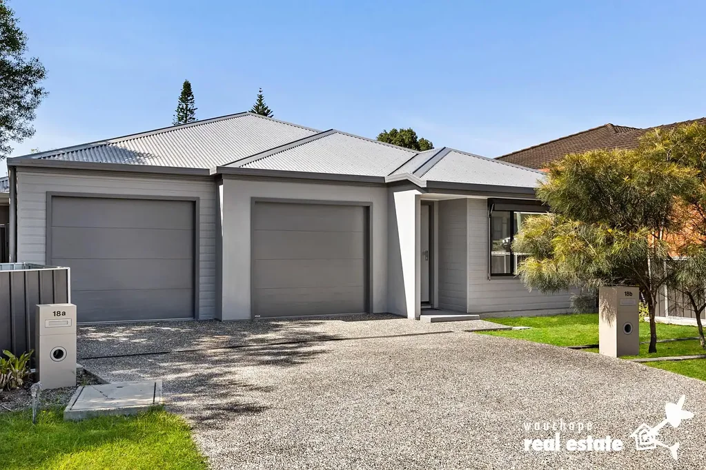 Wauchope 5chambre Dual Income Opportunity - Live In One, Rent The Other or Maximise Returns