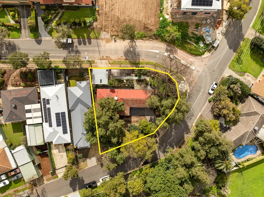 Valley View 3房  Space, Potential & Opportunity!