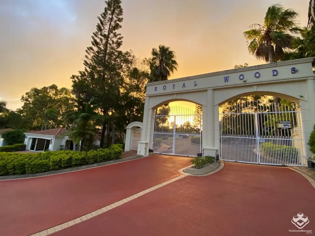 Spacious Unfurnished 3 Bedroom 3bathroom Villa Within Gated Community