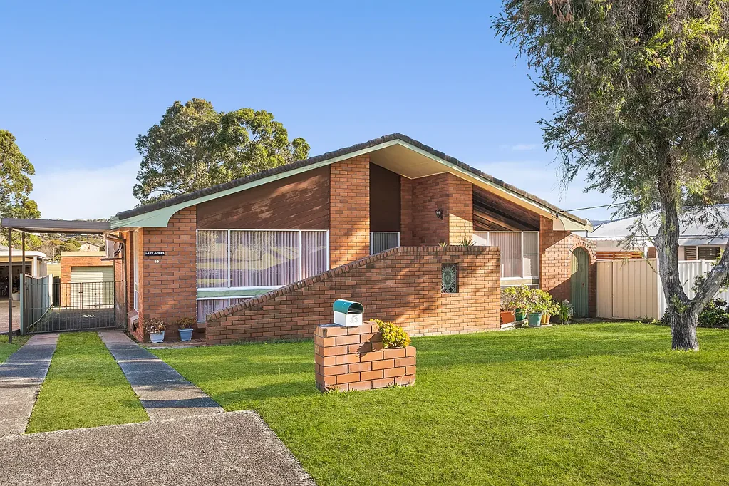 33 Power Drive, Mount Warrigal, NSW 2528