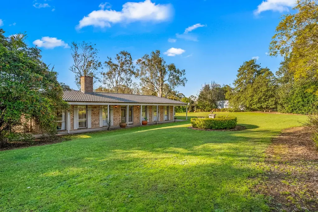 4 Alexander Drive, Seaham, NSW 2324