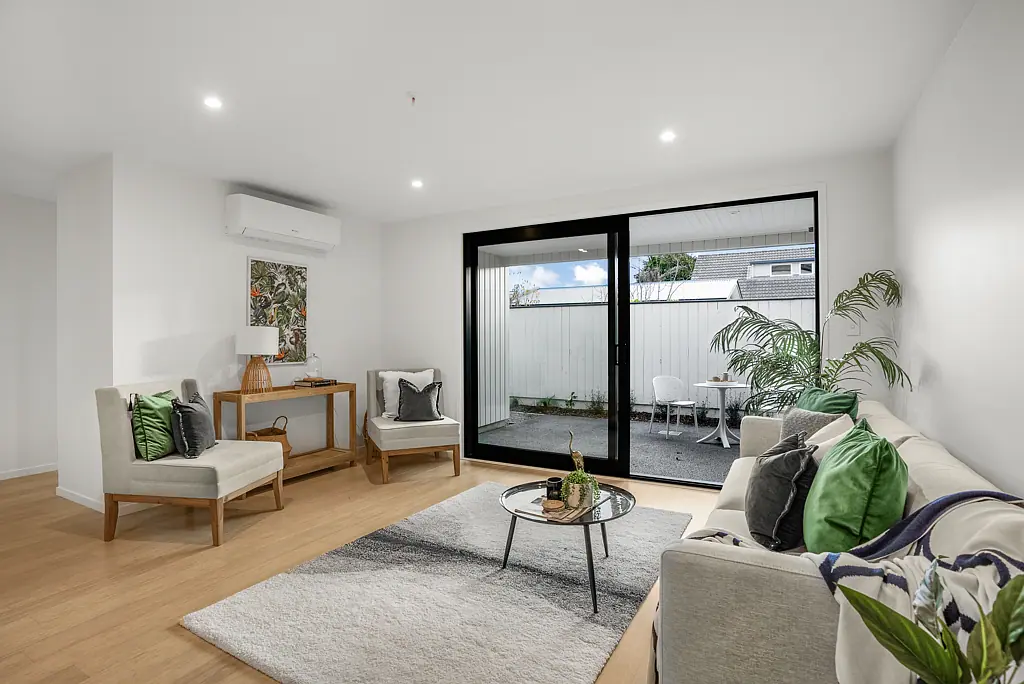 Lower Hutt 2房  Lower Hutt's New Standard in Eco-Friendly Luxury