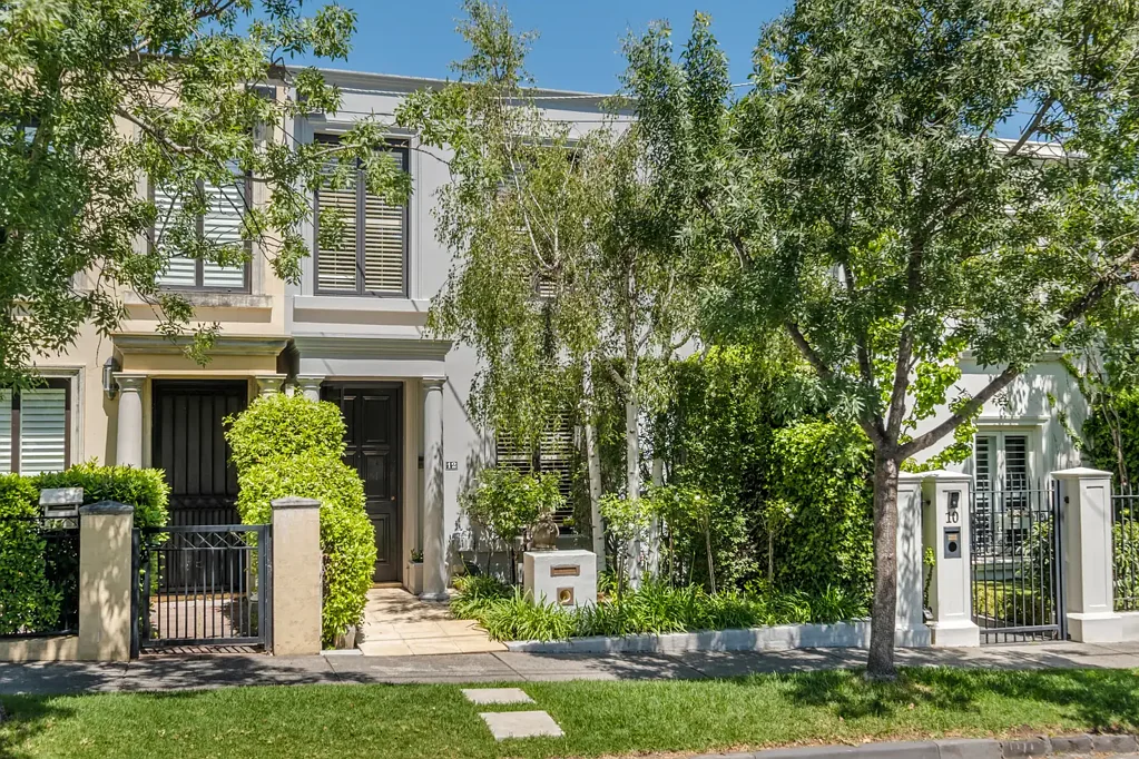 Toorak 3房 托斯卡纳风格设计 Miele电器 天顶厨房 学区房 顶级地段 自然采光充沛 Tuscan Elegance by Margie Bromilow