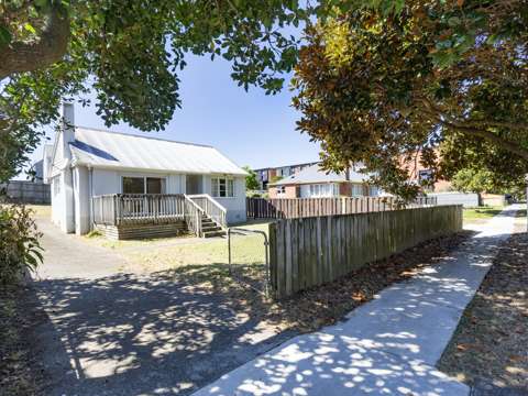 Onehunga 2 Bedroom Renovate or Develop - An Opportunity to Transform