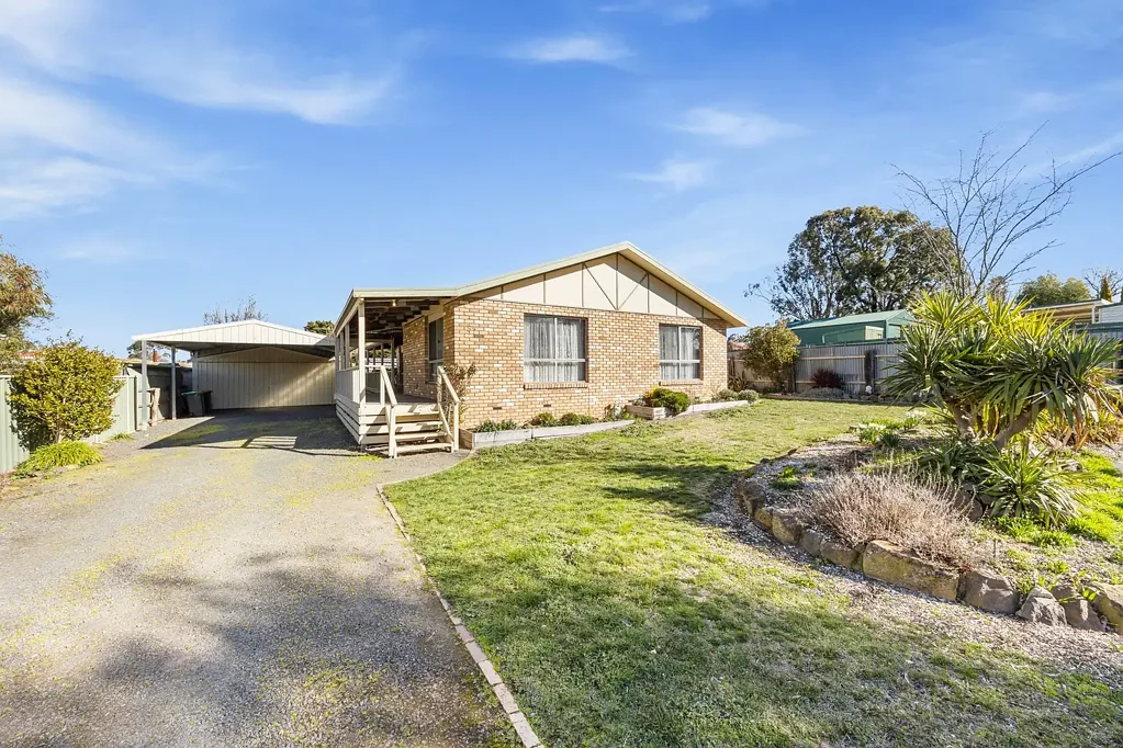 Ballan 3ਬੈੱਡਰੂਮ Family Home In The Heart Of The Ballan Township