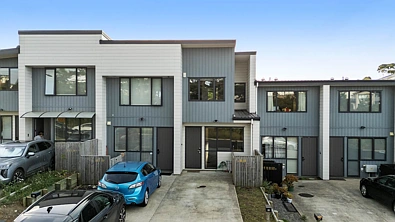 32 Karoro Road, Flat Bush, Manukau City, 3 Bedrooms, 3 Bathrooms, Townhouse