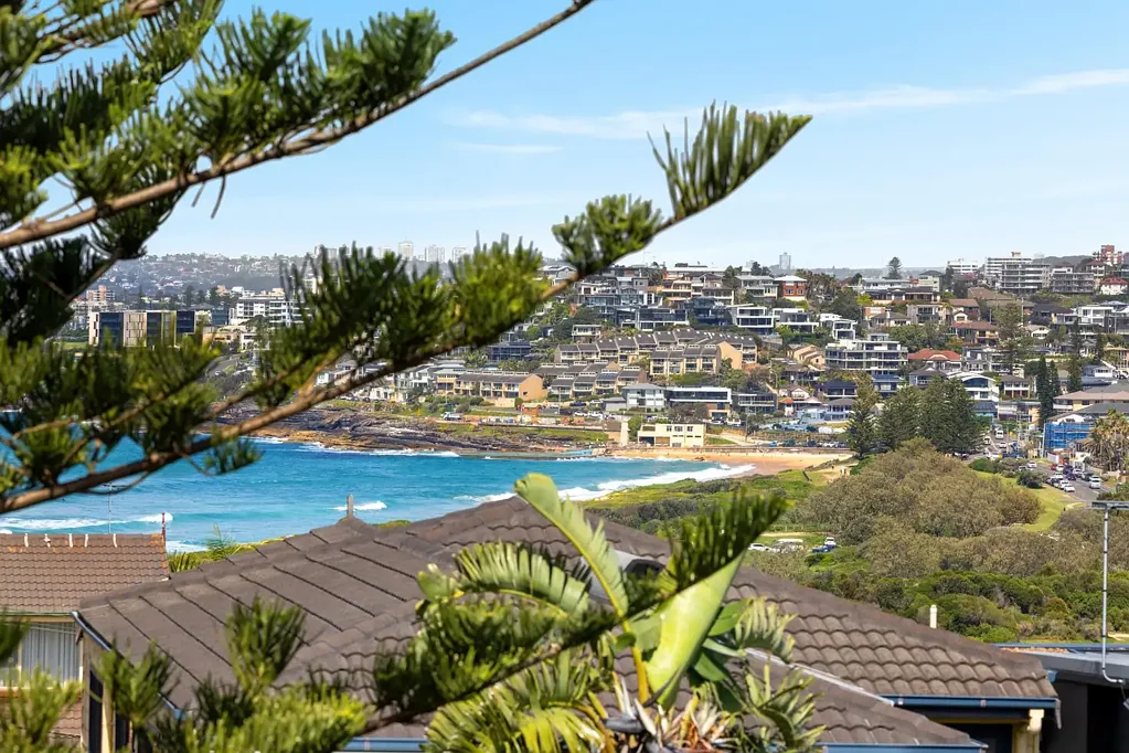 25 Headland Road, North Curl Curl, NSW 2099