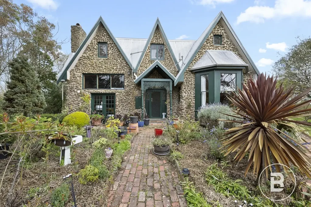 Buninyong 7房  CAPTIVATING ARCHITECTURAL MASTERPIECE WITH BREATHTAKING VIEWS