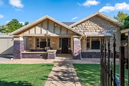 11 Orchard Avenue, Everard Park