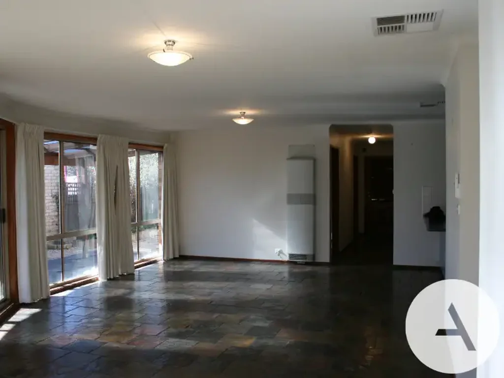A Home for Modern Lifestyle with Sunlight and Space